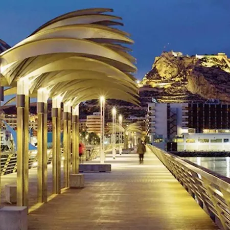 Espacioso Y Céntrico Piso Con Zona Chill-out *